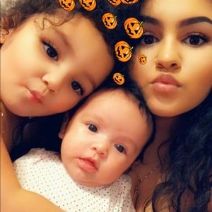 Meet your Posher, Leslie